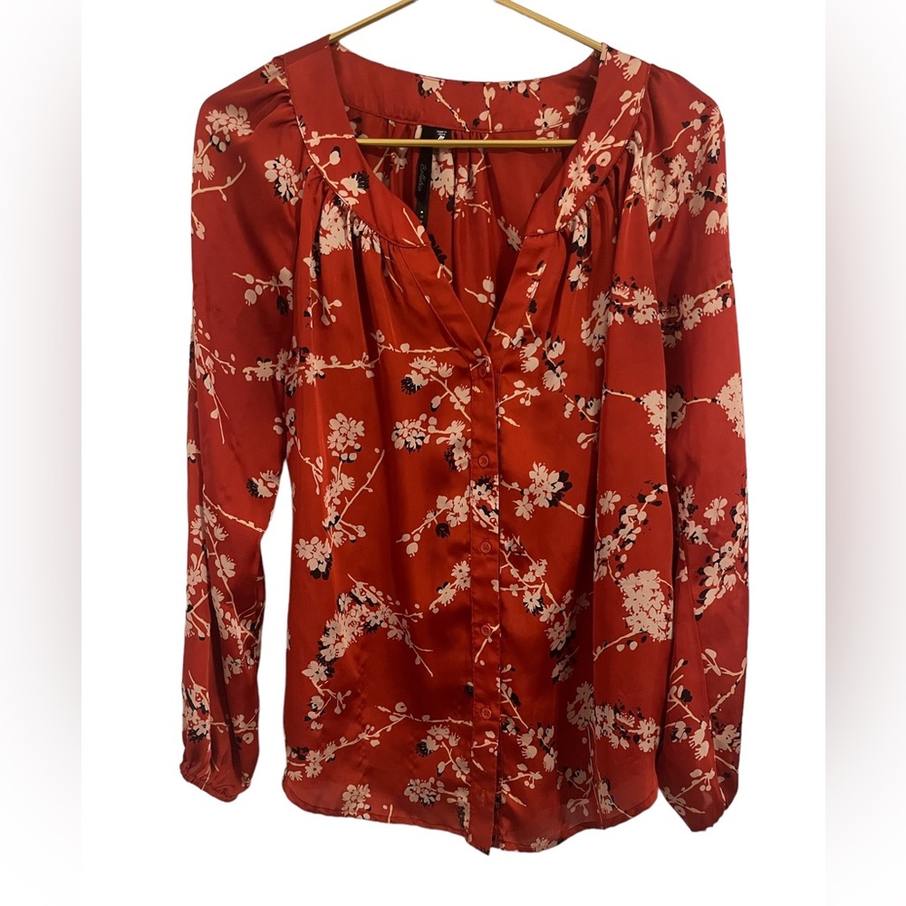 Belletrix blouse Size Med red Asian print